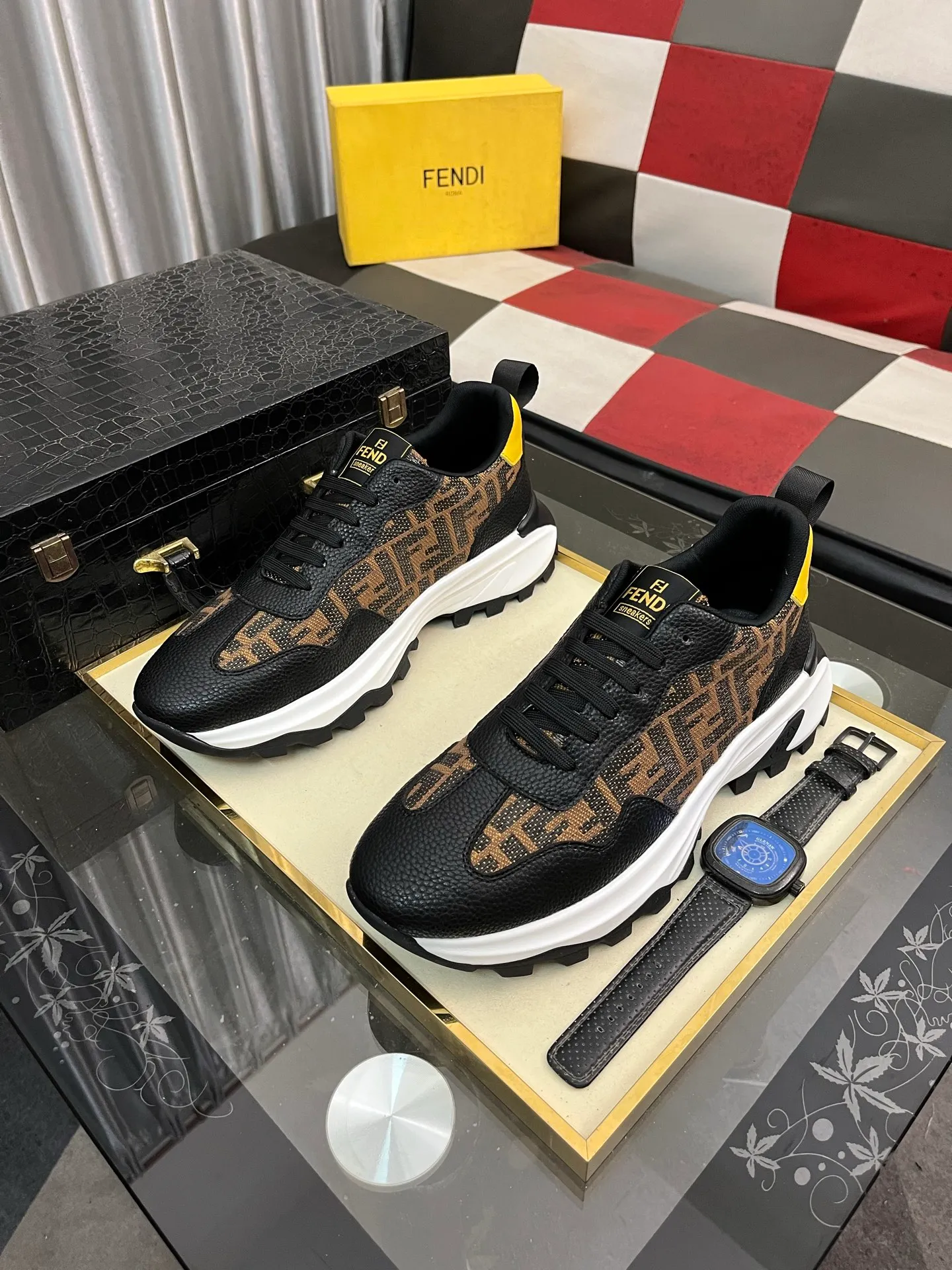 Men's Men's Shoes💰458⌚️⌚️[FENDI] Fendi's classic and comfortable men's, this complex sneaker is made of soft calfskin➕genuine leather lining➕original ultra-light rubber material with rough outsole. This unique light style is suitable for the casual and refined sensibility of this season. It is comfortable and natural on the feet. It is an everyday style for casual travel in autumn and winter! Code number: 38-443️⃣Colors available